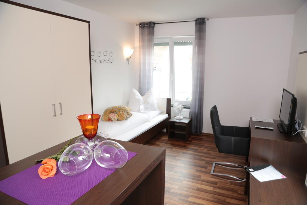 Hotel am Marktplatz Gangkofen Rum bild